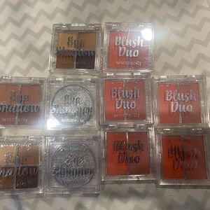Groovi Beauty Blush and Eye Shadow Lot
